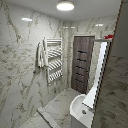 Apartmán Elegant Si Confortabil, Complet Nou, 2 Camere, Zona Centrala Constanţa