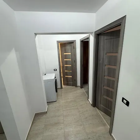 Elegant Si Confortabil, Complet Nou, 2 Camere, Zona Centrala Apartmán *